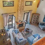 Fuoco, A Luxury With Private Pool, 10 Mins Drive From The