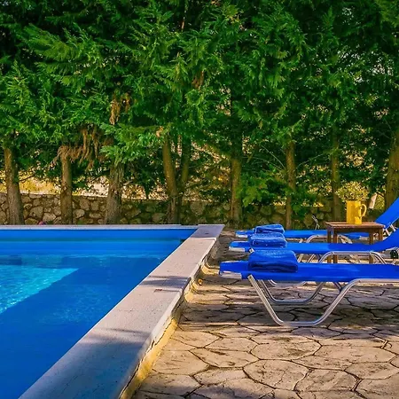 Fuoco, A Luxury With Private Pool, 10 Mins Drive From The Marandokhórion