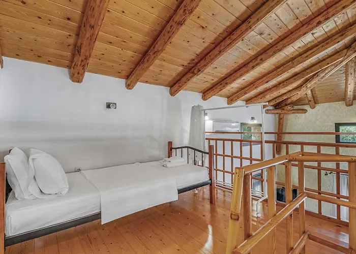 Fuoco, A Luxury With Private Pool, 10 Mins Drive From The Villa Marandokhórion