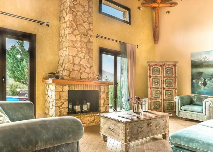 Fuoco, A Luxury With Private Pool, 10 Mins Drive From The *