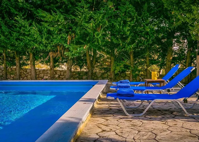 Fuoco, A Luxury With Private Pool, 10 Mins Drive From The Marandokhórion
