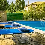 Fuoco, A Luxury With Private Pool, 10 Mins Drive From The Villa