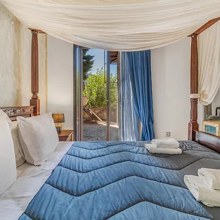 Acqua, A Luxury With Private Pool, 10 Mins Drive From The Villa